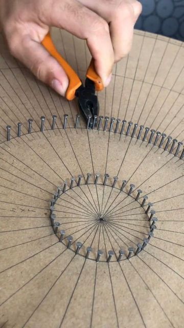 فن الرسم بالمسامير, Nail String, String Art Tutorials, Nail String Art, String Wall Art, String Art Patterns, String Art Diy, Art And Craft Videos, Thread Art