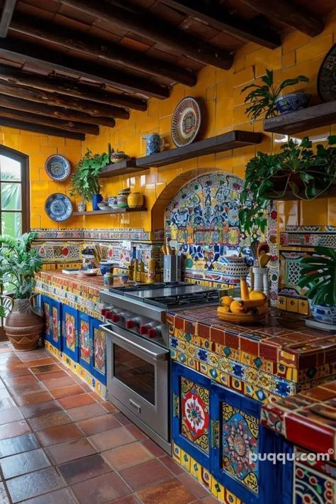 Mexican Tile Kitchen, Hacienda Style Kitchen, Mexican Style Kitchens, Old World Kitchens, Mexican Kitchen Decor, Mexican Home Decor, Mexican Home, Mexican Tile, Mexican Decor