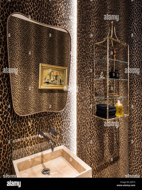 Leopard Bathroom, Leopard Print Bathroom, Goth Bathroom, Leopard Print Wall, Leopard Print Wallpaper, Retro Mirror, Miami Houses, Bathroom Pictures, Apartment Decor Inspiration