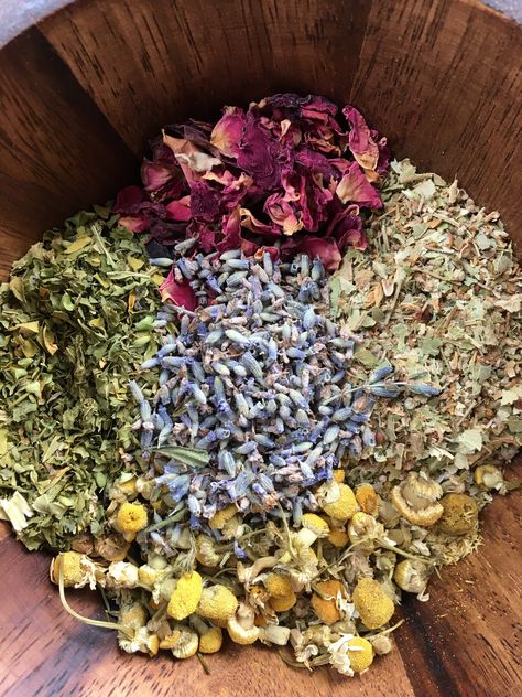 Rose Tea Blend, Mullein Tea Blends, Homemade Teas, Damiana Tea, Herbal Tea Recipes Homemade, Wild Tea, Tea Board, Tea Blends Recipes, Herbal Tea Garden