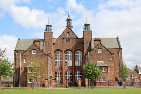 victorian schools | Victorian School House Victorian House Uk, School Exterior, Victorian School, University Housing, English Manor Houses, House Outer Design, Old School House, Sims Building, Victorian Architecture