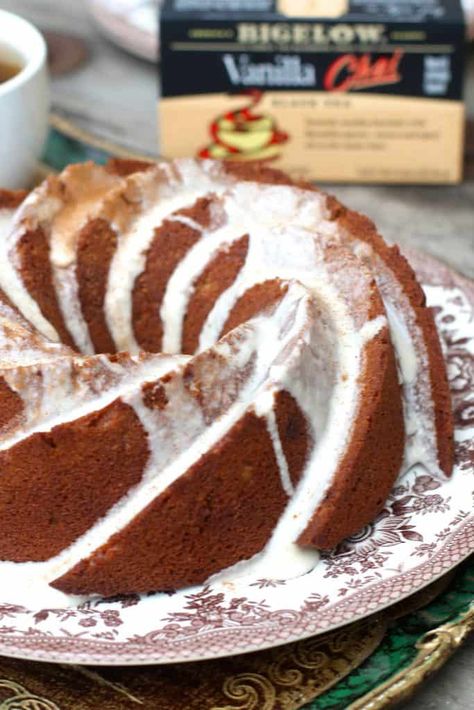 Chai Bundt Cake, Chai Glaze, Croissant Breakfast Sandwiches, Bundt Cake Glaze, Bunt Cake Recipe, Chai Cake, Holiday Ice Cream, Chai Tea Recipe, Glaze For Cake