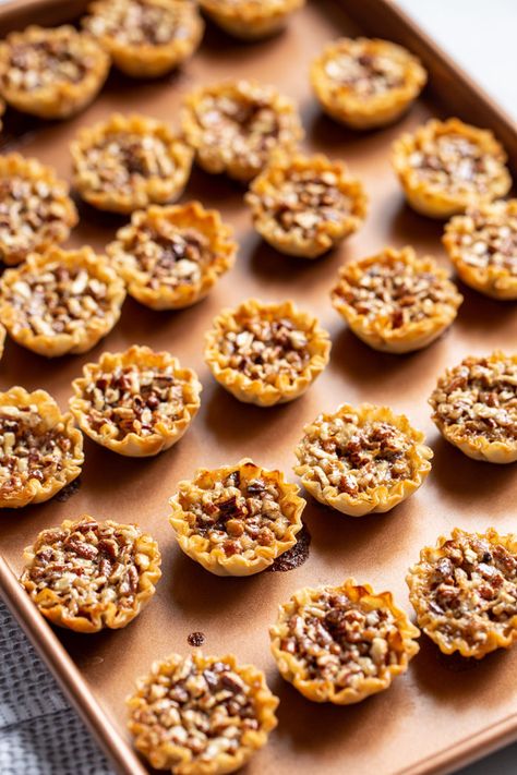 Thanksgiving Dessert Bites, Bite Size Pecan Pie, Pecan Tarts Mini, Bite Size Pies, Pecan Pie Tarts, Pecan Bites, Pecan Pie Bites, Thanksgiving Table Decor Ideas, Tin Recipes