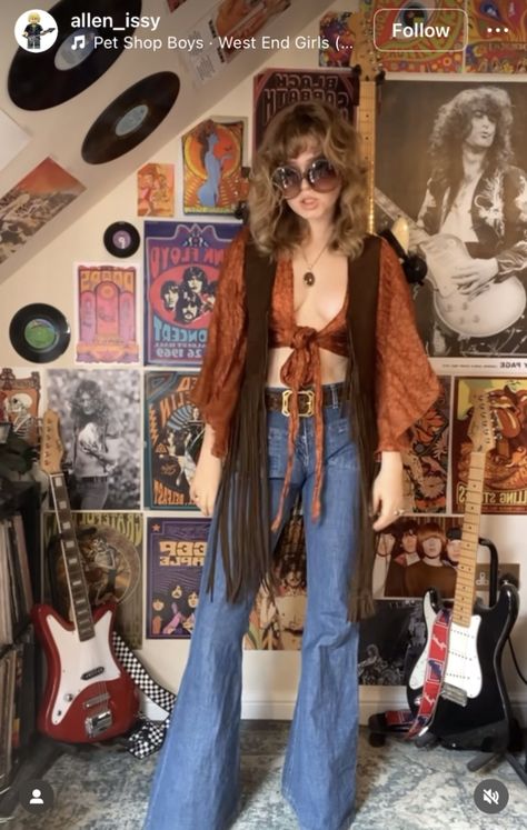 70s Shein Outfits, 70s Style Outfits Women, Decades Outfits Ideas, 70s Vest Outfits For Women, 70s Jackets Women, 70s Decade Day Outfits, 70s Street Fashion, 70s Vest Outfits, Groovy Outfits 70s