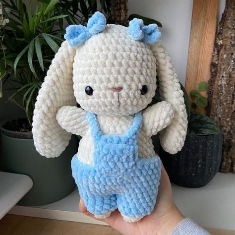 Easy Crochet Animals, Confection Au Crochet, Crochet Bunny Pattern, Pola Amigurumi, Crochet Rabbit, Crochet Animals Free Patterns, Crochet Design Pattern, Kawaii Crochet, Beginner Crochet Projects