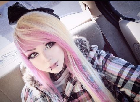 Blonde Scene Hair, Black Scene Hair, Pastel Scene, Emo Scene Girls, Punk Fashion Diy, Scene Bangs, Scene Makeup, Alternative Makeup, Emo Hair