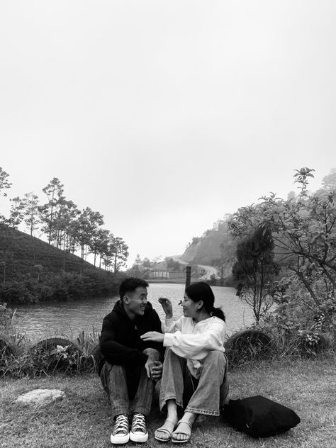 Nepali Couple Aesthetic, Vintage Couple Pictures, Nepali Couple, Nepali Aesthetic, Recreating Photos, Couple In Rain, Party Night Club Aesthetic, Fake Pics, Night Club Aesthetic