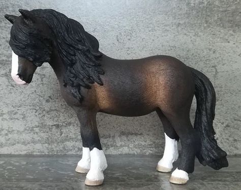 Schleich Ideas, Schleich Customs, Diy Horse Toys, Horse Tack Diy, Schleich Horses, Bryer Horses, Horse Toys, Tiny Horses, Toy Horses