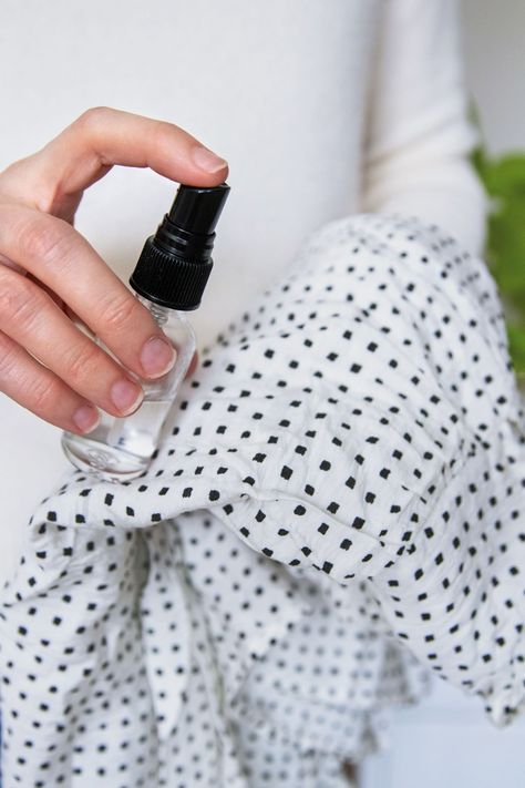 Remove Static From Clothes, Static Clothes, Homemade Dryer Sheets, Flat Tummy Tips, Static Hair, Soap Nuts, Grain Alcohol, Diy Sprays, Wool Dryer Balls