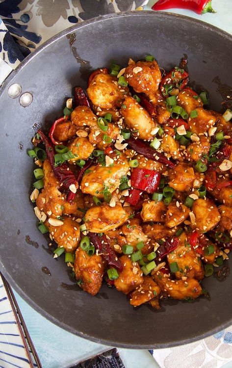 Easy Szechuan Chicken Stir Fry Recipe - The Suburban Soapbox Fry Chicken Breast, Stir Fry Chicken, Chicken Stir Fry Recipe, Szechuan Chicken, Baked Teriyaki Chicken, Wok Recipes, Fry Chicken, Stir Fry Recipes Chicken, Stir Fry Recipe