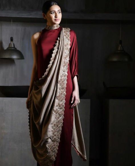 Saree Wearing Styles, Saree Style, Draping Fashion, Indian Saree Blouses Designs, Indian Gowns Dresses, Designer Party Wear Dresses, Stylish Party Dresses, Dress Indian Style, Stylish Sarees