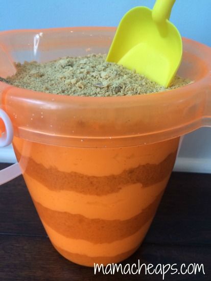 summer sand cake bucket shovel recipe b Sand Cake In Bucket, Sand Recipe Dessert, Beach Desserts For Kids, Sand Cake Recipe, Sand Pudding Dessert, Sand Bucket Cake, Summer Treats For Kids, Beach Barbeque, Cream Cheese And Cool Whip