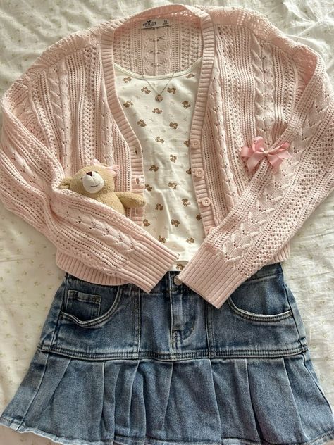 Coquette Outfit Casual, Feminine Girly Outfits, Brandy Melville Outfits Fall, Shojo Outfits, Brandy 90s, Comfy Coquette, Shoujo Outfits, Coquette Aesthetic Outfit, Coquette Fits