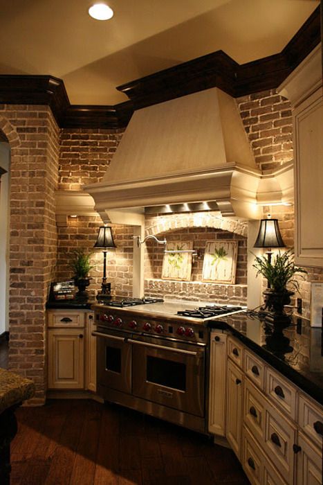 i love everything about this kitchen. Brick Kitchen, Herringbone Backsplash, Tuscan Design, Style Kitchen, Style At Home, Exposed Brick, Spanish Style, Home N Decor, Benjamin Moore