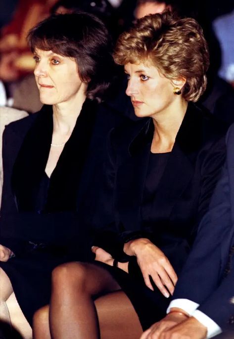 Princess Diana's best friend and fashion adviser Anna Harvey has just passed away... and here's how she revolutionised the late Princess' wardrobe Anna Harvey, Princess Diana Rare, Diana Princesa, Fashion Advisor, Royal Women, English Girls, Catherine Walker, Diana Queen, Princess Eugenie