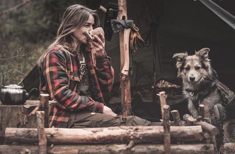 Lumberjack Lesbian Aesthetic, Female Lumberjack Aesthetic, Female Lumberjack, Lumberjack Woman, Lumberjack Aesthetic, Rugged Aesthetic, Guy Aesthetic, Backpacking Camping, Cottage Aesthetic