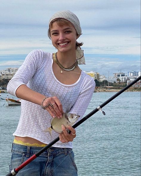 Ava Ark, Ava Kalitowski, Fishing Outfit, Autumn Fits, Fishing Outfits, Hippie Outfits, The Ocean, Fashion Inspo Outfits, Pretty People