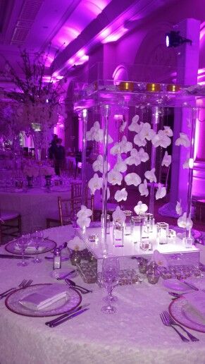 Quince Salon, Quince Aesthetic, Sweet 16 Venues, Quince Theme Ideas, Glitz Wedding, Purple Quinceanera Theme, Quince Decor, Sweet 16 Centerpieces, Sweet 15 Party Ideas Quinceanera