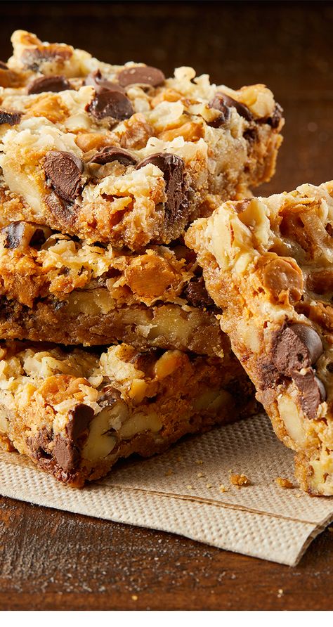 7 Layer Magic Bars, Magic Cookie Bars Recipe, Eagle Brand Recipes, 7 Layer Cookies, Graham Cracker Dessert, Graham Cracker Butter, Magic Bars Recipe, Cracker Dessert, Magic Cookie Bar Recipe