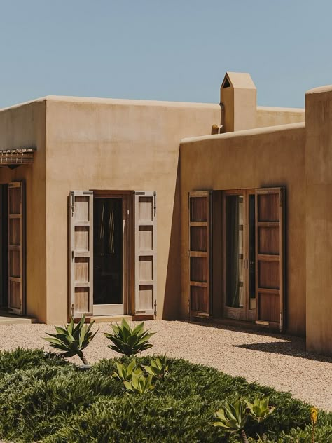 Rural Home, Desert House, Mud House, Mediterranean Architecture, Adobe House, Est Living, Casas Coloniales, Rural Retreats, Desert Homes