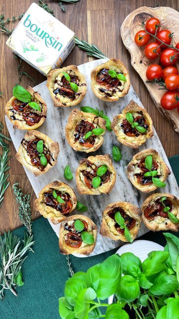 Shicocooks on Instagram: "I absolutely forgot about the puff pastry I had in my fridge, so decided to make quick and delicious appetizer🤤 Boursin Bites recipe is via the link in my bio✨ Get creative in your kitchen! Use leftovers to create a delicious meal for your family. For every dish shared @boursinuk will donate £5* to @foodcyclehq just tag them and use #youcreatewedonate #reels #boursin #boursincheese #charity #cooking #baking #food #zerowaste #leftovers #cheese #tomato #appetizer" Boursin Bites Recipes, Boursin Bites, Boursin Appetizers, Tomato Bites, Tomato Appetizer, Boursin Cheese Recipes, Cream Cheese Puff Pastry, Cheese Recipes Appetizers, Puff Pastry Appetizers