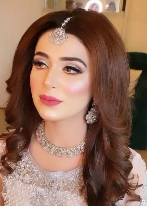 Glowy#flawlessmakeup#beautiful#softtouch#beautiful bridal makeup#pakistani bridal makeup Pakistani Makeup Looks, Walima Bride, Bride Makeup Natural, Asian Wedding Makeup, Pakistani Makeup, Beautiful Bridal Makeup, Bridal Makeup Tutorial, Indian Wedding Makeup, Asian Bridal Makeup