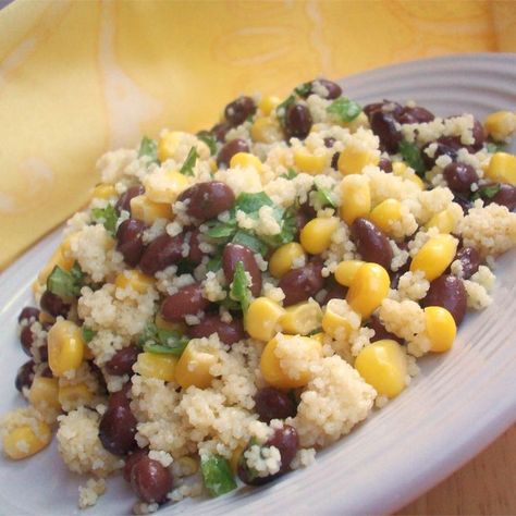 Mayan Couscous Mayan Recipes, Mexican Veggies, Fajita Side Dishes, Quinoa Recipes Easy, Caribbean Life, Couscous Recipe, Black Bean Recipes, Popular Side Dishes, Jalapeno Peppers