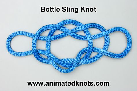 The bottle sling knot is widely recommended for carrying a bottle and parachute cord is probably the preferred line for making a Bottle Sling.  #wine #winebottle #newyearseve #diy Parachute Cord Crafts, Animated Knots, How To Tie Knots, Climbing Knots, Crochet Water Bottle Holder, Paracord Bracelet Tutorial, Knots Guide, Paracord Bracelet Diy, Bottle Sling