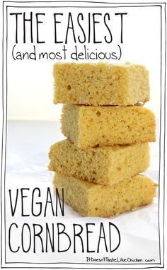 The Easiest (and most delicious) Vegan Cornbread. Sweet, tender, moist, full of corn flavour, and you can optionally add in corn kernels. Perfect paired with chili. Egg and dairy free. #itdoesnttastelikechicken Cornbread Sweet, Best Vegan Chili, Vegan Cornbread, Vegan Bread Recipe, Diy Easy Recipes, Homemade Cornbread, Like Chicken, Vegan Chili, Vegan Side Dishes