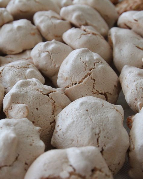 Mario Batali's Brutti Ma Buoni Meringue Cookies - OrnaBakes Mario Batali Recipes, Almond Meringue, Italian Biscuits, Italian Cookie, Italian Cookie Recipes, Mario Batali, Italian Pastries, Italian Meringue, Biscotti Cookies