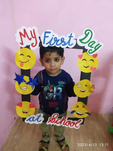 My First Day At School Frame, Selfie Booth, Bal Hanuman, English Classroom Decor, Birthday Board Classroom, First Day Of School Pictures, Preschool Boards, Small Alphabets, School Kids Crafts