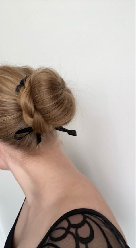 Ballerina Bun Aesthetic, Black Ballet Aesthetic, Bun With Plait, Helen Aesthetic, Competition Hairstyles, Bun Ballet, Ballerina Hairstyles, Bun Aesthetic, Ballet Hair Bun