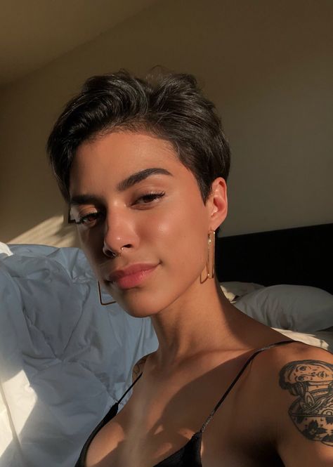 Shot Hair, Buzzed Hair, Really Short Hair, Short Hair Undercut, Edgy Short Hair, Shot Hair Styles, Short Pixie Haircuts, Human Hair Lace Wigs, Girl Short Hair