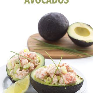 Delicious and healthy avocados stuffed with the fillings of a lobster roll! Low carb. Crab Meat Stuffing, Crab Stuffed Avocado, Meat Stuffing, Avocado Boats, Seafood Casserole Recipes, Stuffed Avocados, Maria Emmerich, Stuffed Avocado, Avocado Recipe