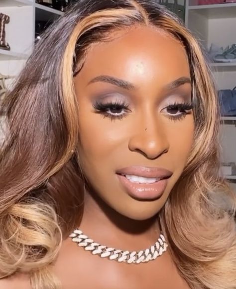 Jackie Aina Makeup Looks, Jackie Aina Makeup, Jackie Aina, Beauty And The Beat, Lob Hairstyle, Blowout Hair, Hair Crush, Gorgeous Makeup, Glam Makeup