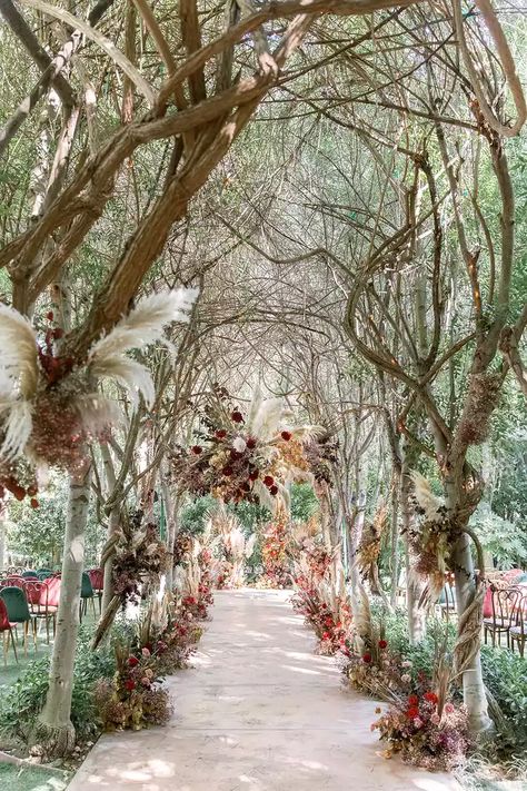 An Autumnal Boho-Chic Garden Wedding in California Wine Color Palette, Garden Wedding California, Boho Chic Fall, Garden Chic Wedding, Fall Garden Wedding, Wedding In California, Chic Garden, Village Inn, Asian Garden