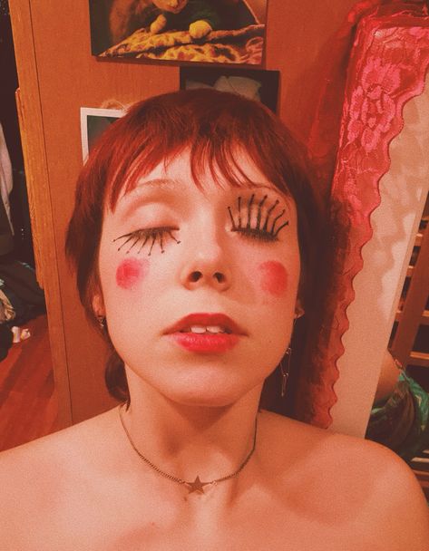 Whimsical makeup Wacky Tacky Makeup, Weird Eye Makeup, Childish Makeup, Weird Girl Makeup, Whimsical Makeup Fairies, Surrealist Makeup, Drag Makeup For Women, Eclectic Makeup, Whimsy Makeup