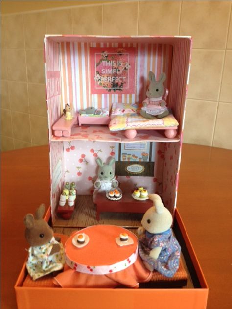 Diy Sylvanian Families, Sylvanian Families House Diy, Sylvanian Families Diy, Diy Doll Suitcase, Sylvanian Families House, Science Art Projects, Diy Lemonade Stand, Travel Dollhouse, Doll Suitcase