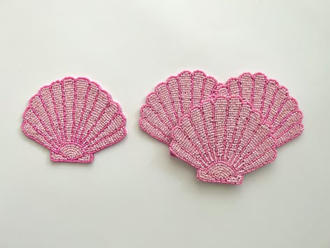 Pink Bead Embroidery, Bead Embroidery Inspiration, Beaded Coasters Diy, Beaded Embroidery Flower, Bead Embroidery Flower, Coastal Table Decor, Beaded Coasters, Coastal Table, 4 Birthday