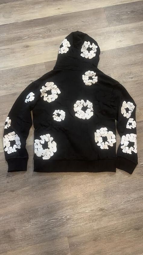 NEW Denim Tears The Cotton Wreath Hoodie Sweatshirt black - Size Small Cotton Wreath, Wreath Designs, Denim Fabric, Cotton Material, Classic Black, Fashion Games, Pullover Hoodie, Casual Wear, Casual Outfits