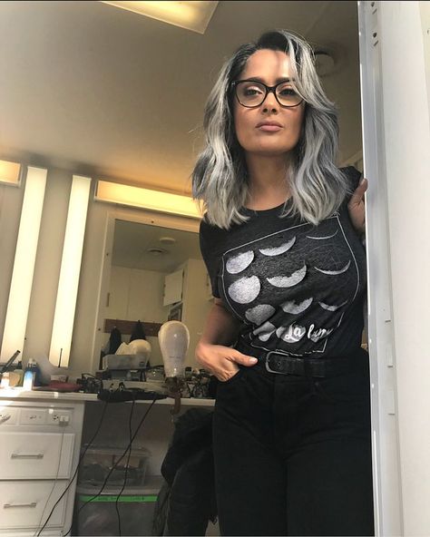 Salma Hayek proudly embraces her age by posting an Instagram selfie that highlights her natural beauty and grey hair. Grey Hair And Glasses, Hair And Glasses, Gorgeous Gray Hair, Grey Hair Inspiration, Beautiful Gray Hair, Gray Hair Growing Out, Going Grey, Silver Hair Color, Silver Grey Hair