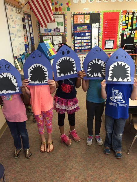 Ocean week- Shark Day fun #craft #first grade Preschool Crafts Ocean, First Grade Arts And Crafts, Sharks Crafts, Ocean Art For Preschoolers, Shark Week Crafts For Preschool, Shark Theme Preschool Activities, Shark Craft For Preschool, Preschool Shark Week Activities, Toddler Shark Craft