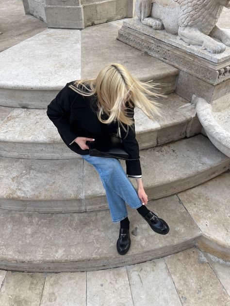 Black Moccasins Outfit, Prada Loafers Women Outfit, Nyc Work Outfit, Heel Loafers Outfit, Prada Loafers Outfit, Mocassin Outfit, Loafers Aesthetic, Loafers Women Outfit, Platform Shoes Outfit