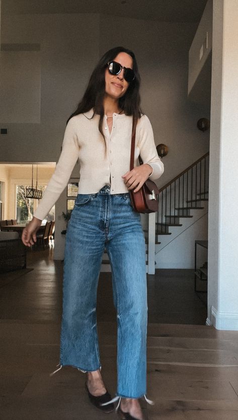 Sezane Spring 2024, Classic Outfits Midsize, Cropped Jeans Fall Outfit, Styling Cropped Jeans, Casual Jean Work Outfits, Nobody Wants This Netflix Outfits, Soft Classic Casual Style, Cute Casual Date Night Outfits, Sezane Gaspard Outfit