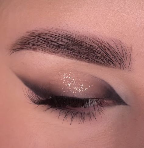 Glitter Fox Eye Makeup, Eye Makeup With Crystals, Glitter Black Makeup, Fox Eye Makeup, Prom Makeup For Brown Eyes, Glittery Eye Makeup, Dark Smokey Eye, Ball Makeup, Gold Smokey Eye