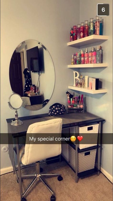 Corner Vanity, Dekorasi Kamar Tidur, Bedroom Desk, Teen Room Decor, Teen Bedroom Decor, Cute Room Decor, Teen Room, Beauty Room, Dream Rooms