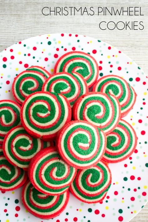 Christmas Cookie Pinwheels are a festive holiday treat that'll be the star of your Christmas cookie plate! Pinwheel Cookies Christmas, Christmas Pinwheel Cookies, Swirl Cookies, Pinwheel Cookies, Easy Christmas Cookie Recipes, Orange Chocolate, Christmas Cookies Easy, Best Christmas Cookies, Xmas Cookies