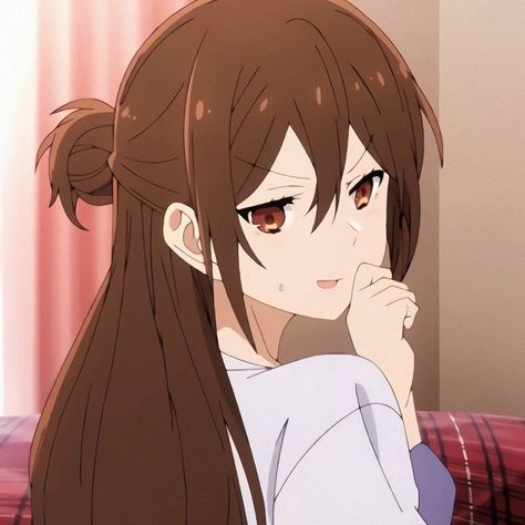 Hori Kyoko, Anime Horimiya, Hirunaka No Ryuusei, Manga Drawing Tutorials, Long Brown Hair, Cute Anime Profile Pictures, Anime Best Friends, Dark Anime, Anime Kawaii