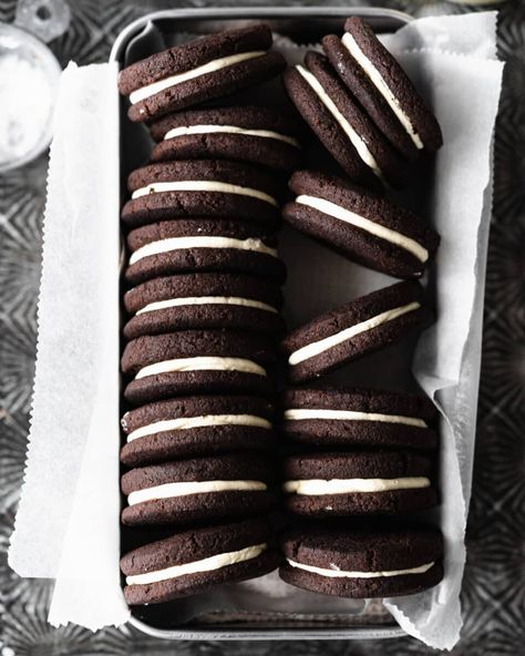 Homemade Oreo Cookies (Vegan, Gluten-Free Option) Quick Gluten Free Desserts, Dairy Free Dessert Easy, Gluten Free Oreos, Homemade Oreo Cookies, Homemade Oreos, Gluten Free Dairy Free Dessert, Dairy Free Recipes Dessert, Best Gluten Free Desserts, Easy Gluten Free Desserts