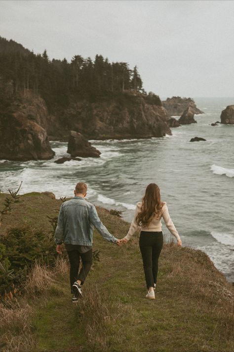 West Coast Engagement Photos, Pnw Couples Photography, Engagement Photos Oregon, Oregon Coast Couple Photos, Oregon Coast Photoshoot, Pnw Engagement Photos, Oregon Coast Engagement Photos, Oregon Proposal, Portland Engagement Photos